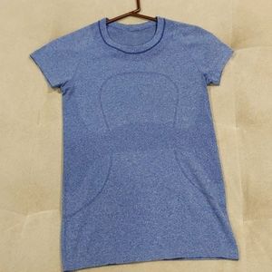 Lululemon t-shirt